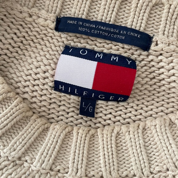 Vintage Tommy Hilfiger Heavy Weight Sweater - Picture 4 of 4